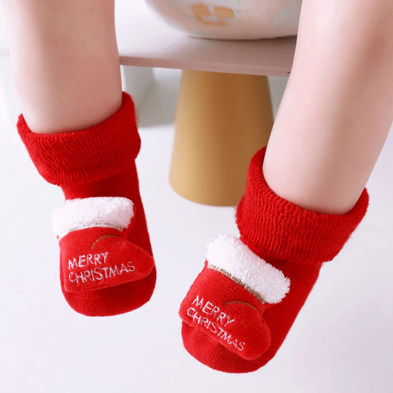 1 paire de chaussettes antidérapantes pour décor de dessin animé 3d pour bébé/enfant en bas âge Rouge big image 1