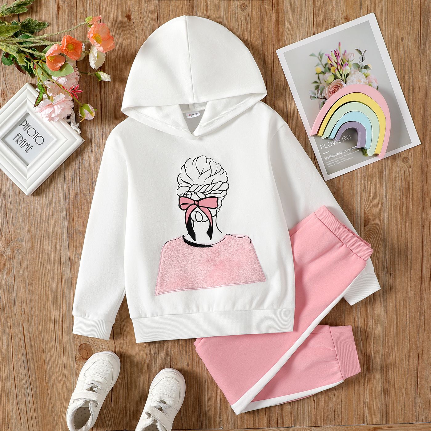 2pcs Kid Girl Character Print Pocket Design Fleece Lined White Hoodie Fleece Sweatshirt And Colorblock Pants Set