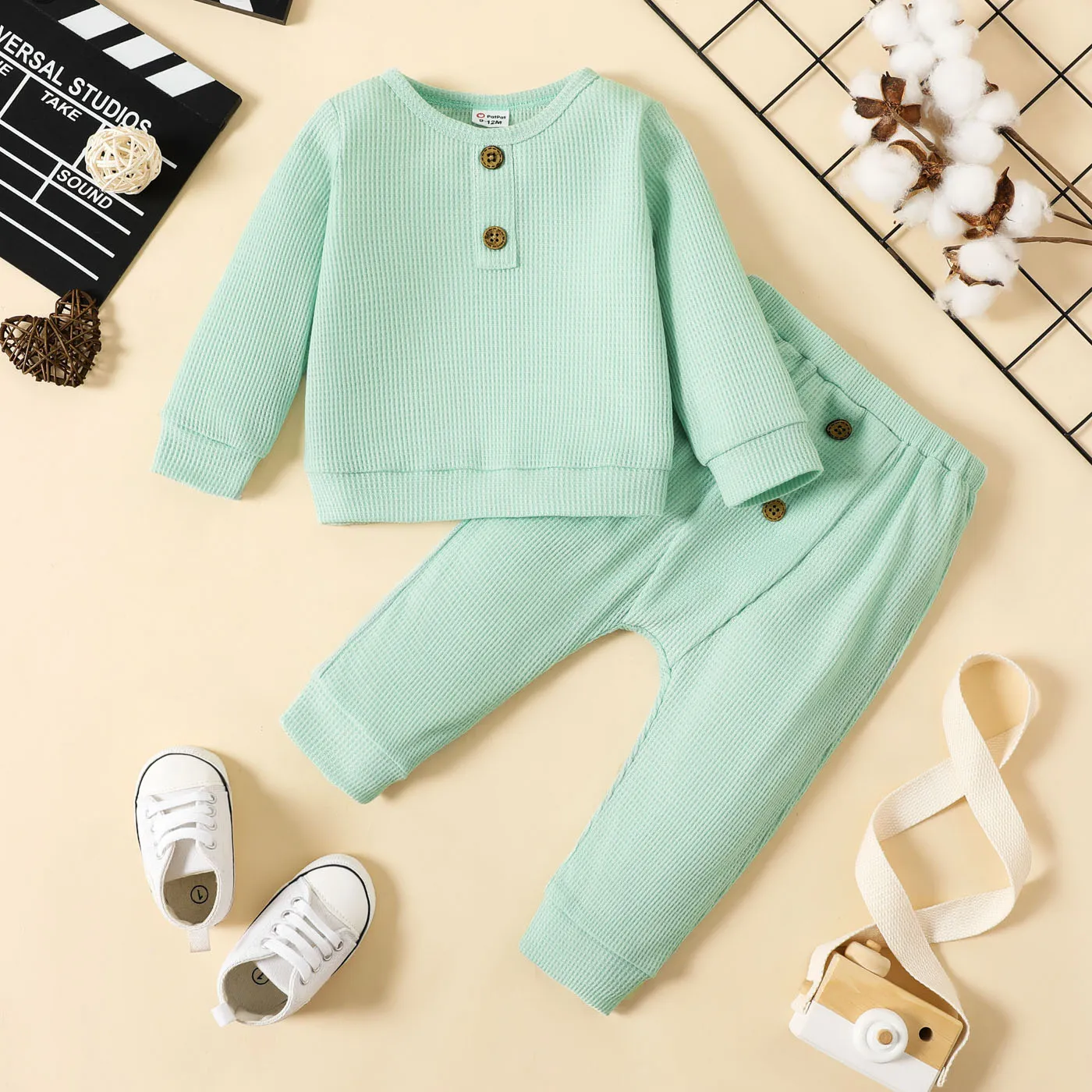 

2pcs Baby Boy/Girl Solid Waffle Long-sleeve Set