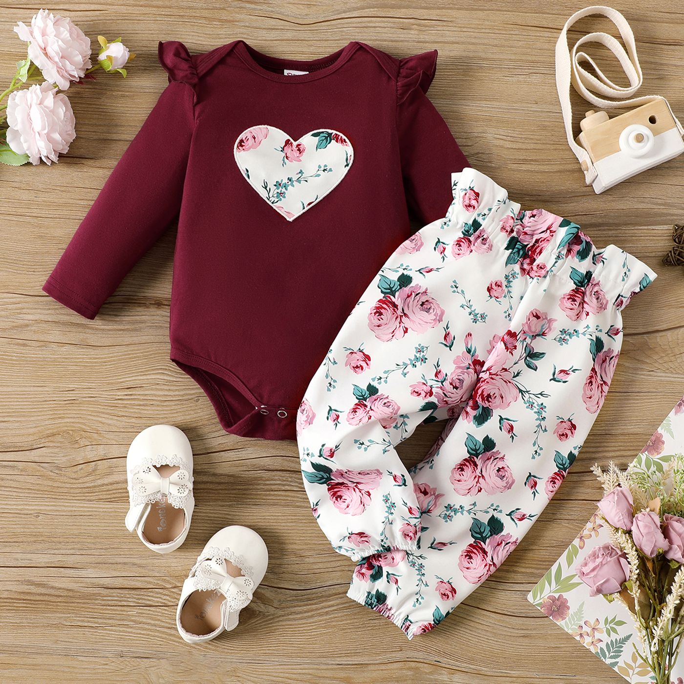 

2pcs Baby Girl 95% Cotton Ruffle Long-sleeve Heart Embroidered Romper and Allover Floral Print Pants Set