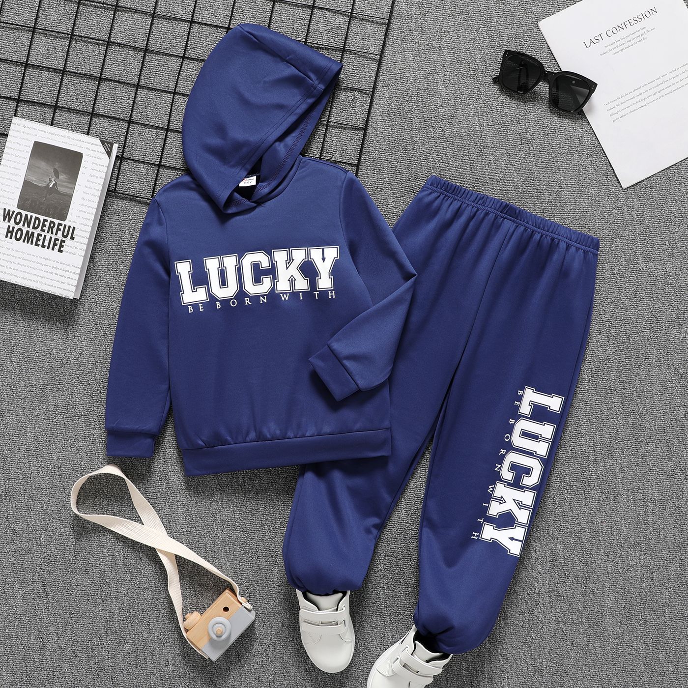 

2pcs Kid Boy/Kid Girl Letter Print Hoodie Sweatshirt and Pants Set