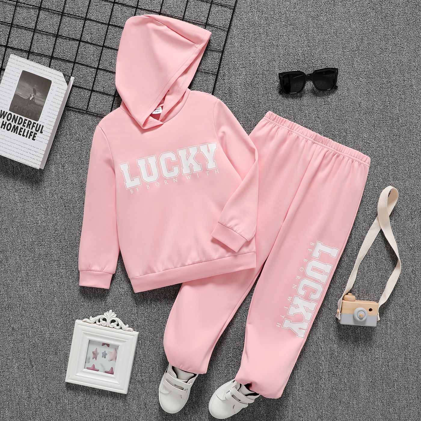 

2pcs Kid Boy/Kid Girl Letter Print Hoodie Sweatshirt and Pants Set