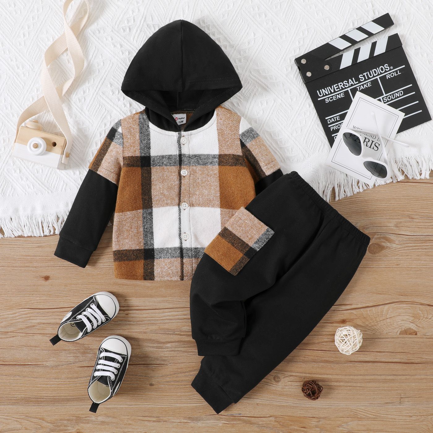 

2pcs Baby Boy Plaid Spliced Black Long-sleeve Button Front Hoodie and Sweatpants Set