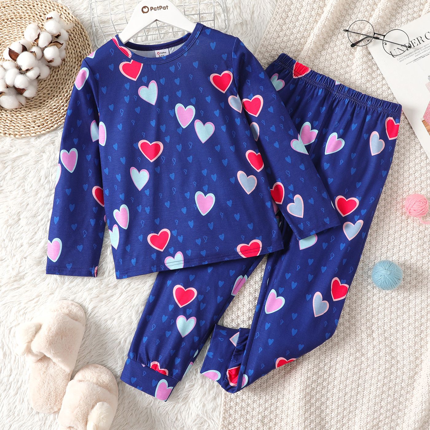 

2pcs Kid Girl Heart/Rainbow Print Long-sleeve Tee and Elasticized Pants Pajamas Sleepwear Set