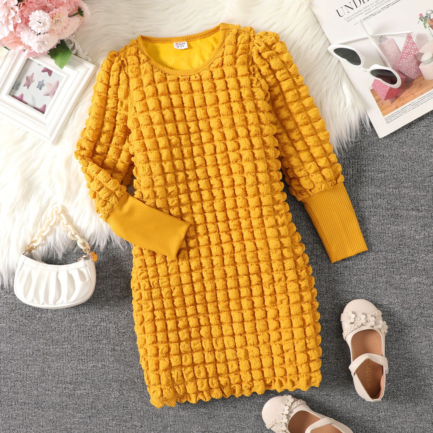 

Kid Girl Solid Color Textured Long Puff-sleeve Dress