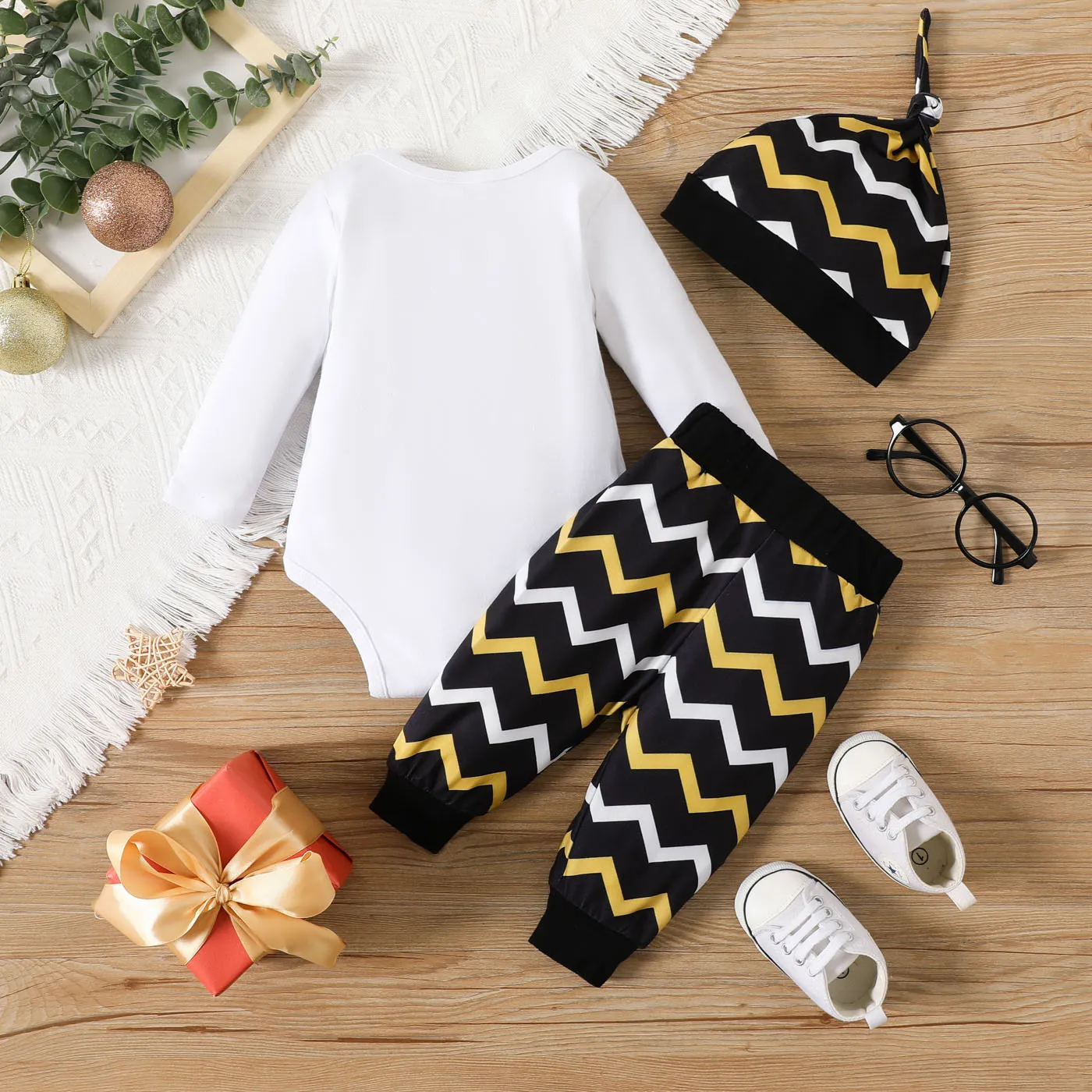 New Year 3pcs Baby Boy 95% Cotton Long-sleeve Bow Tie Decor Graphic Romper and Chevron Striped Pants with Hat Set BlackandWhite image 2