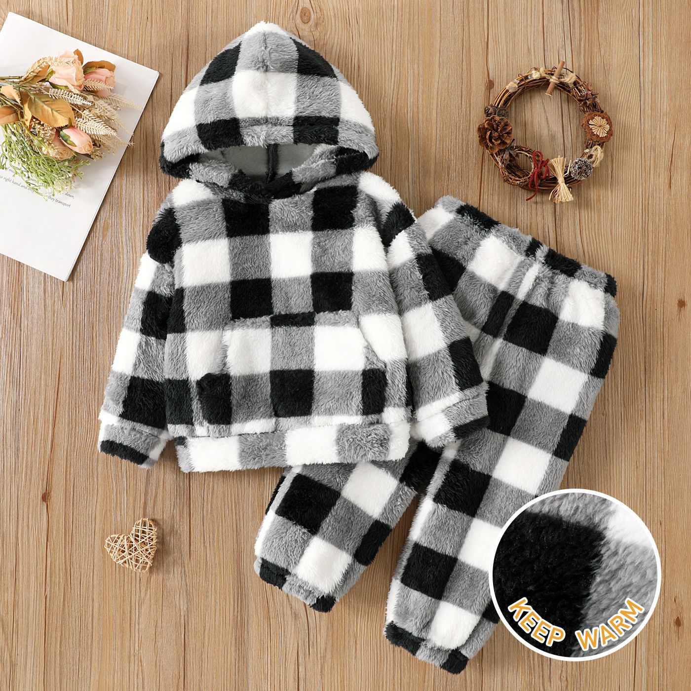 

2pcs Toddler Boy Plaid Fleece Hoodie Sweatshirt and Pants Set