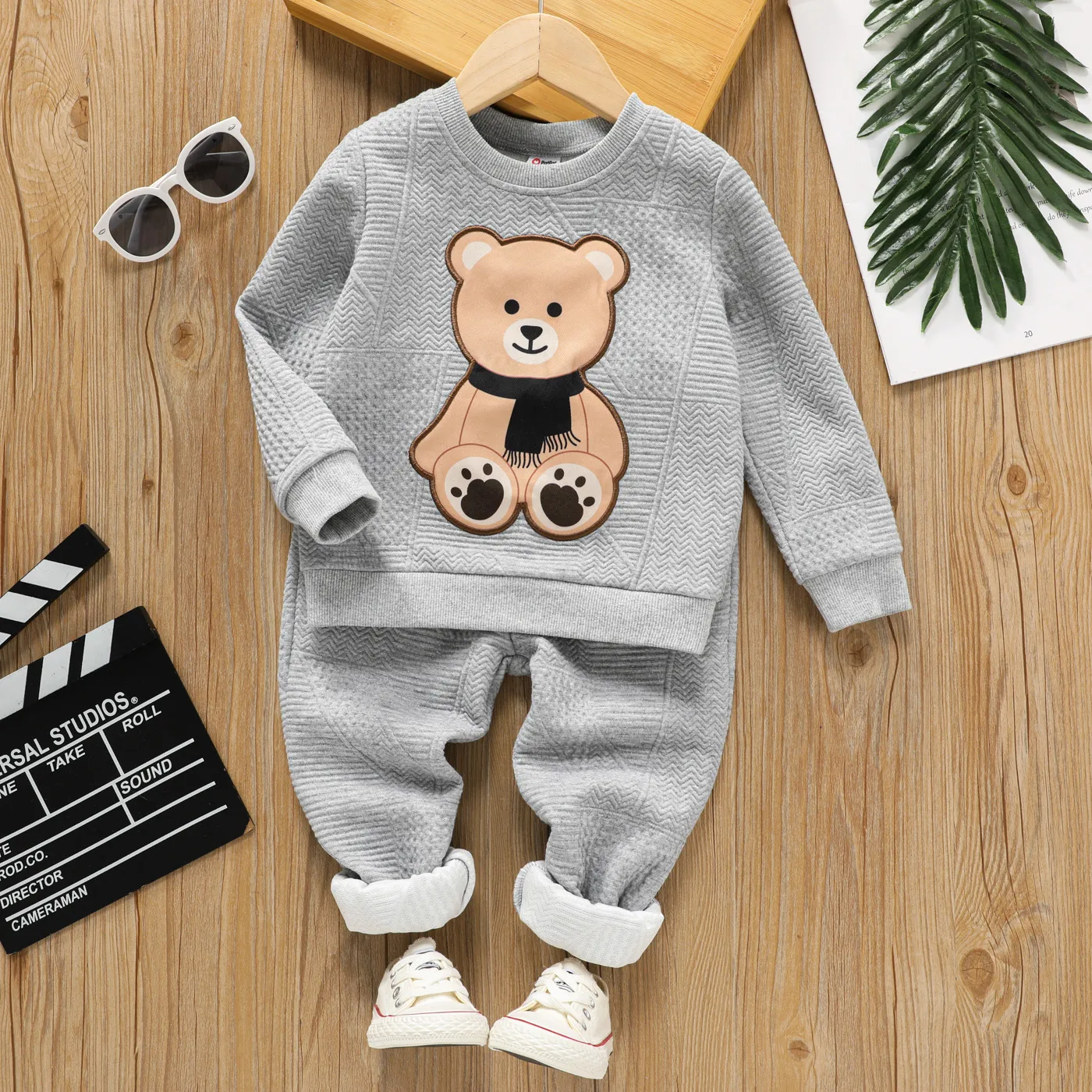 

2pcs Toddler Boy Bear Embroidered Textured Sweatshirt and Elasticized Pants