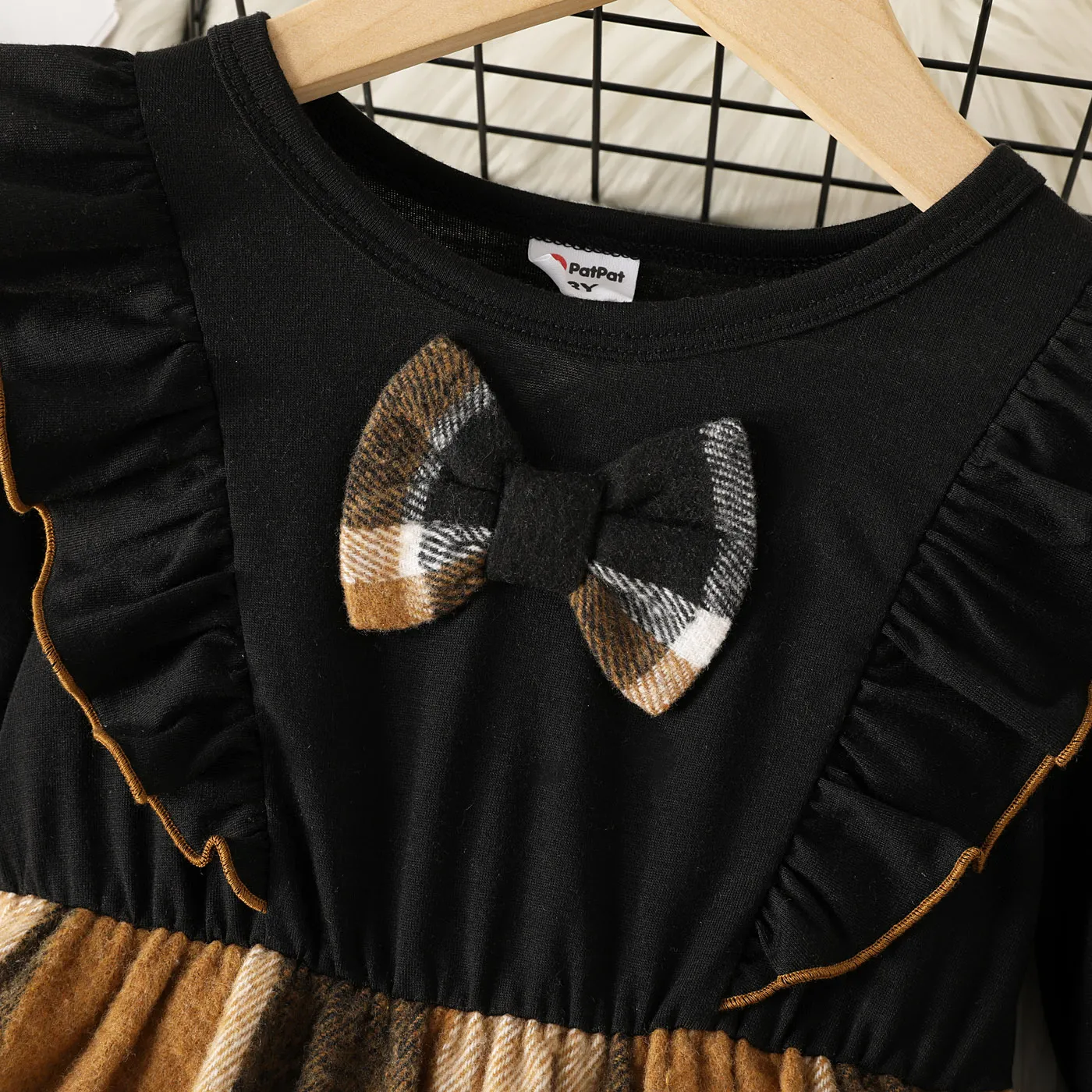 Toddler Girl Ruffled Bowknot Design Plaid Splice Long-sleeve Dress Black image 4