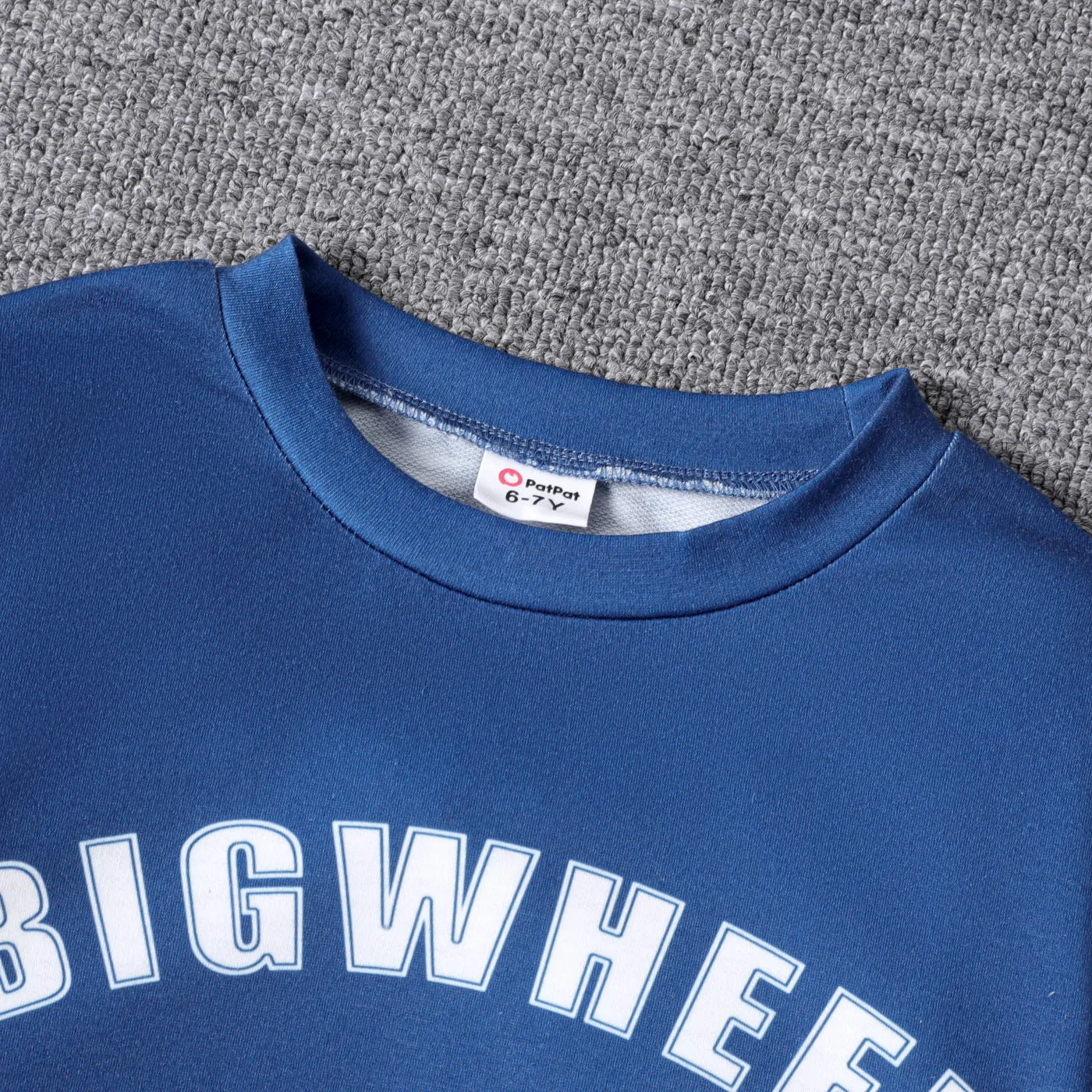 2pcs Kid Boy Vehicle Letter Print Sweatshirt and Colorblock Elasticized Pants Set Navy image 3