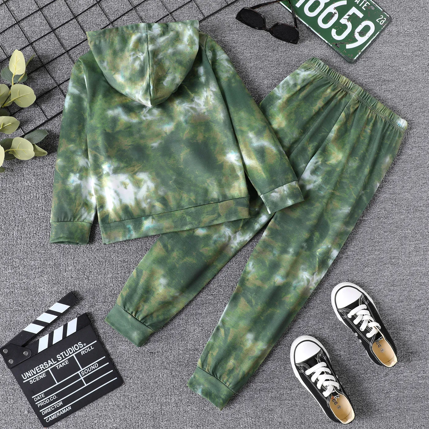 2pcs Kid Boy Letter Print Tie Dyed Hoodie Sweatshirt and Elasticized Pants Set  image 2