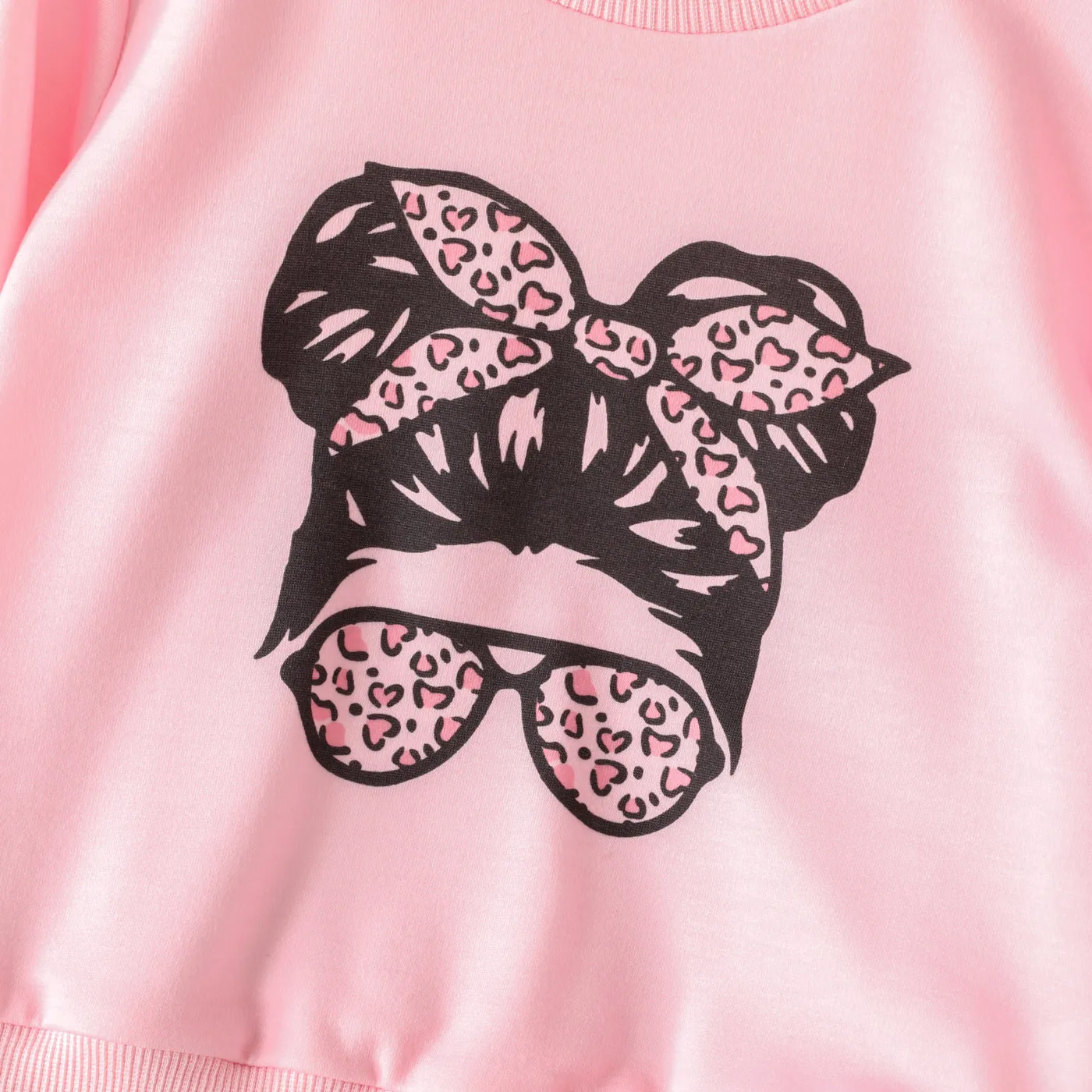 2pcs Toddler Girl Trendy Patchwork Ripped Denim Jeans and Figure Print Sweatshirt Set Pink image 4