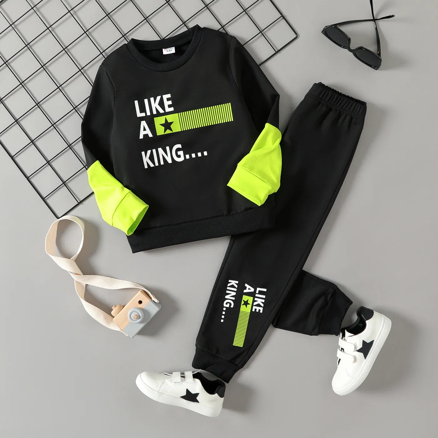 2pcs Kid Boy Letter Print Splice Sweatshirt and Elasticized Pants Set  big image 1