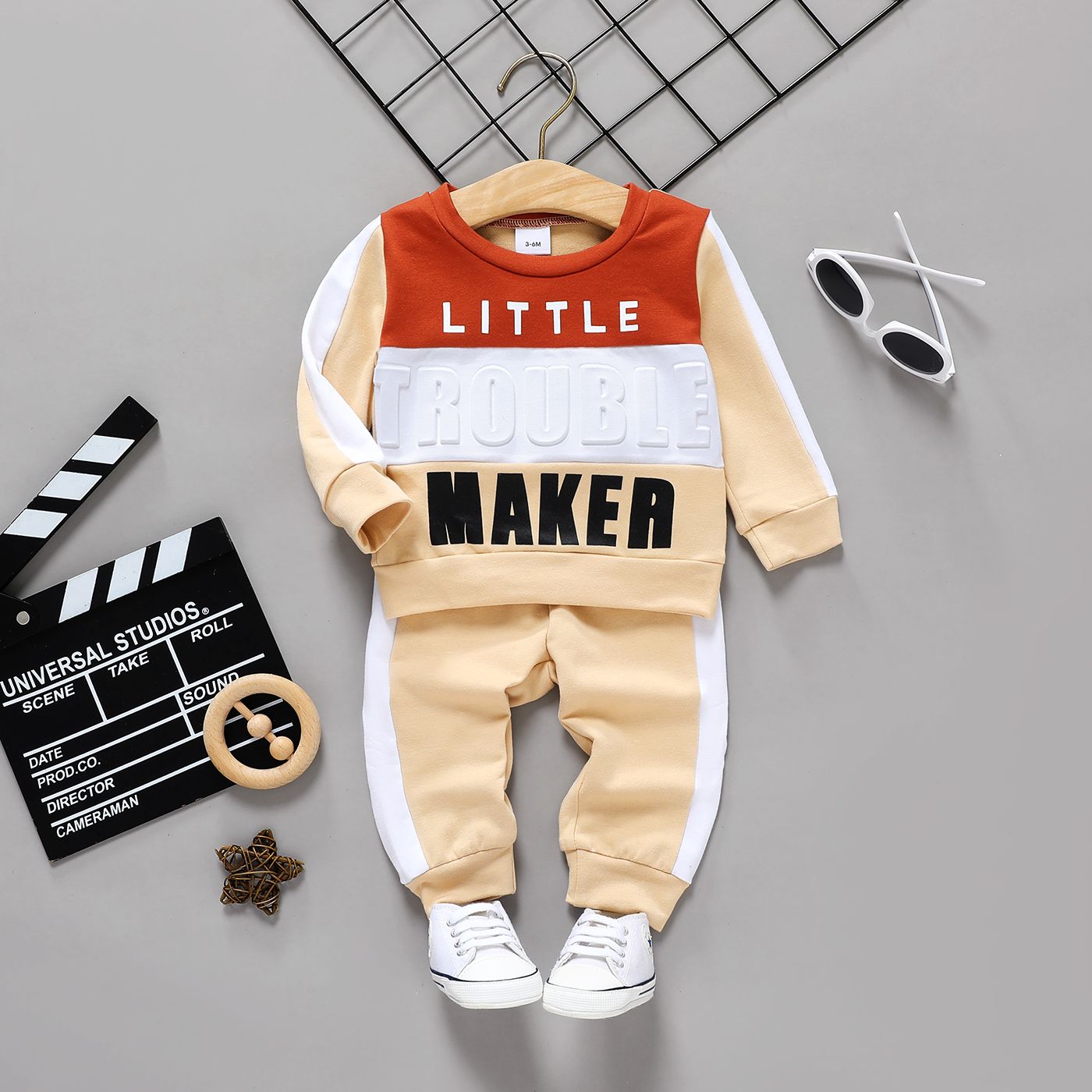 

2pcs Baby Boy Letter Print Colorblock Long-sleeve Sweatshirt and Sweatpants Set