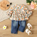 2pcs Baby Girl 95% Cotton Ripped Jeans and Allover Floral Print Ruffle Flare-sleeve Top Set  image 2