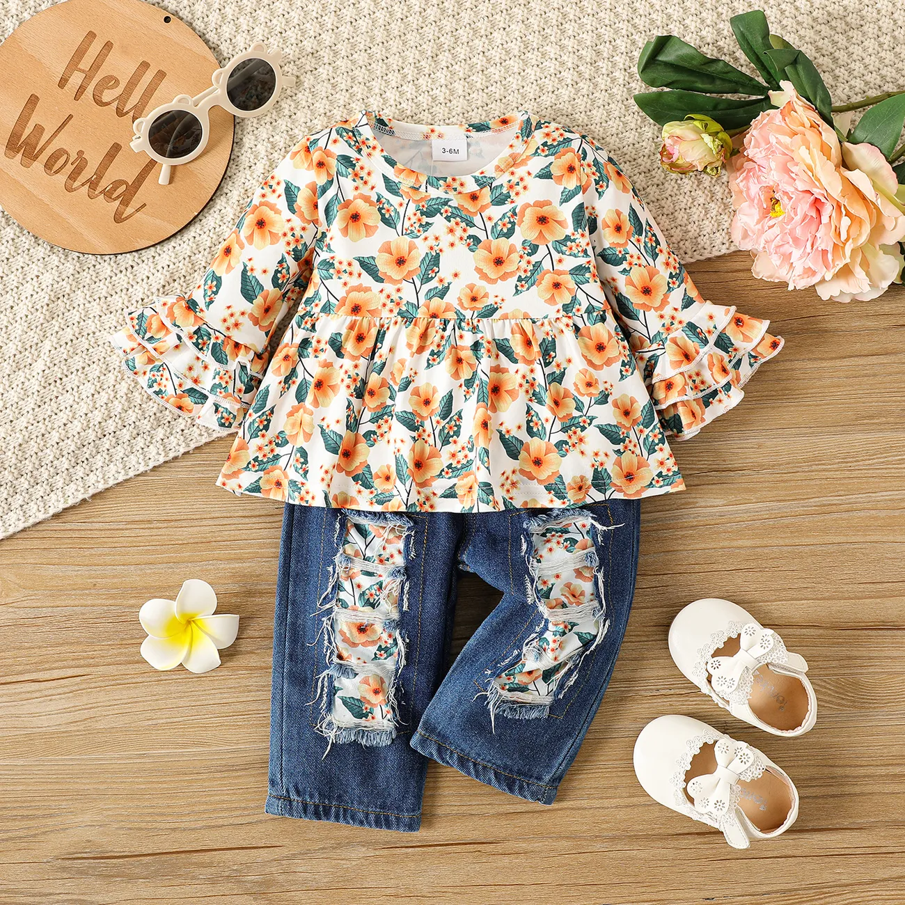 2pcs Baby Girl 95% Cotton Ripped Jeans and Allover Floral Print Ruffle Flare-sleeve Top Set  big image 1