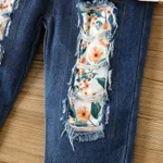 2pcs Baby Girl 95% Cotton Ripped Jeans and Allover Floral Print Ruffle Flare-sleeve Top Set  image 3