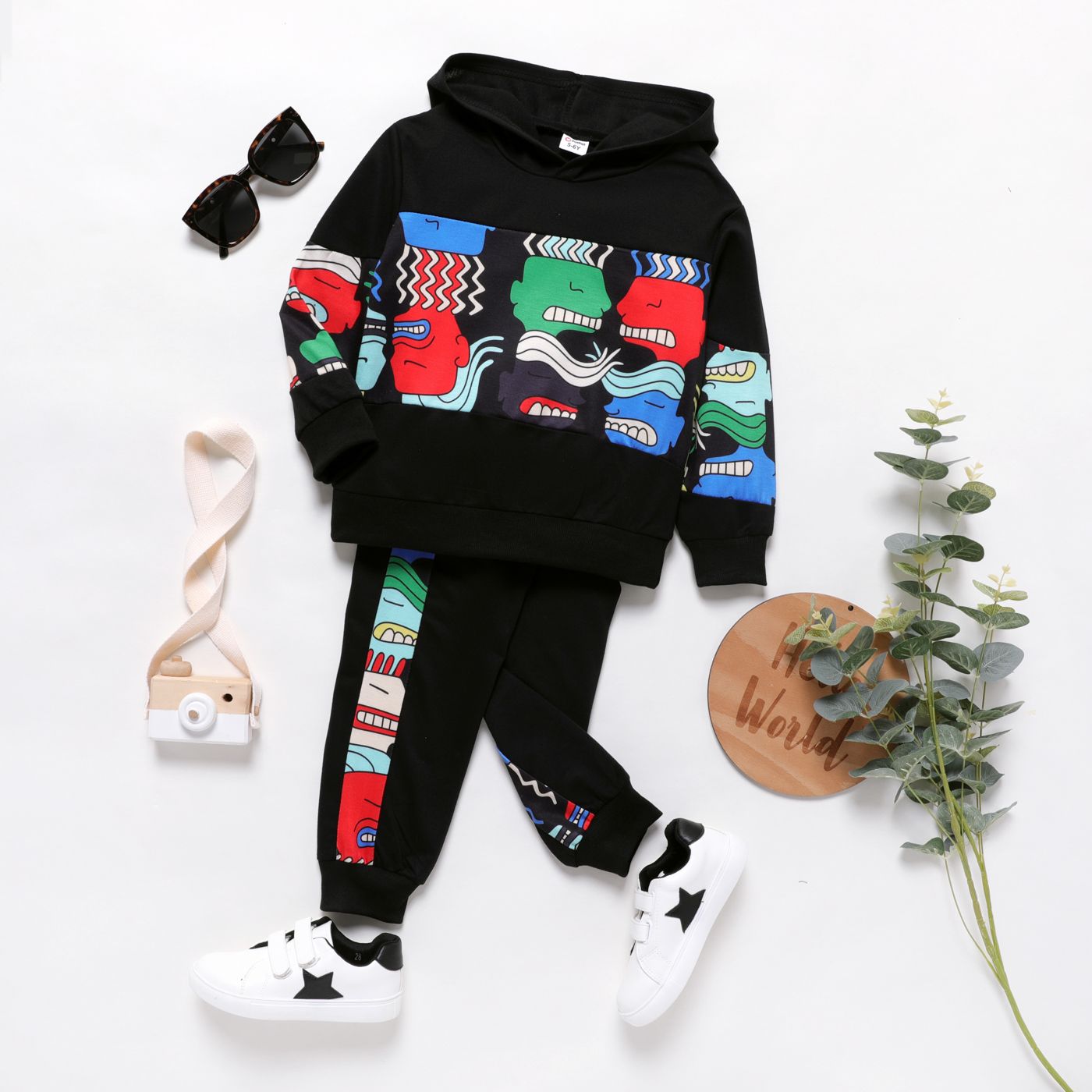 

2pcs Kid Boy Character Print Colorblock Hoodie Sweatshirt and Pants Set