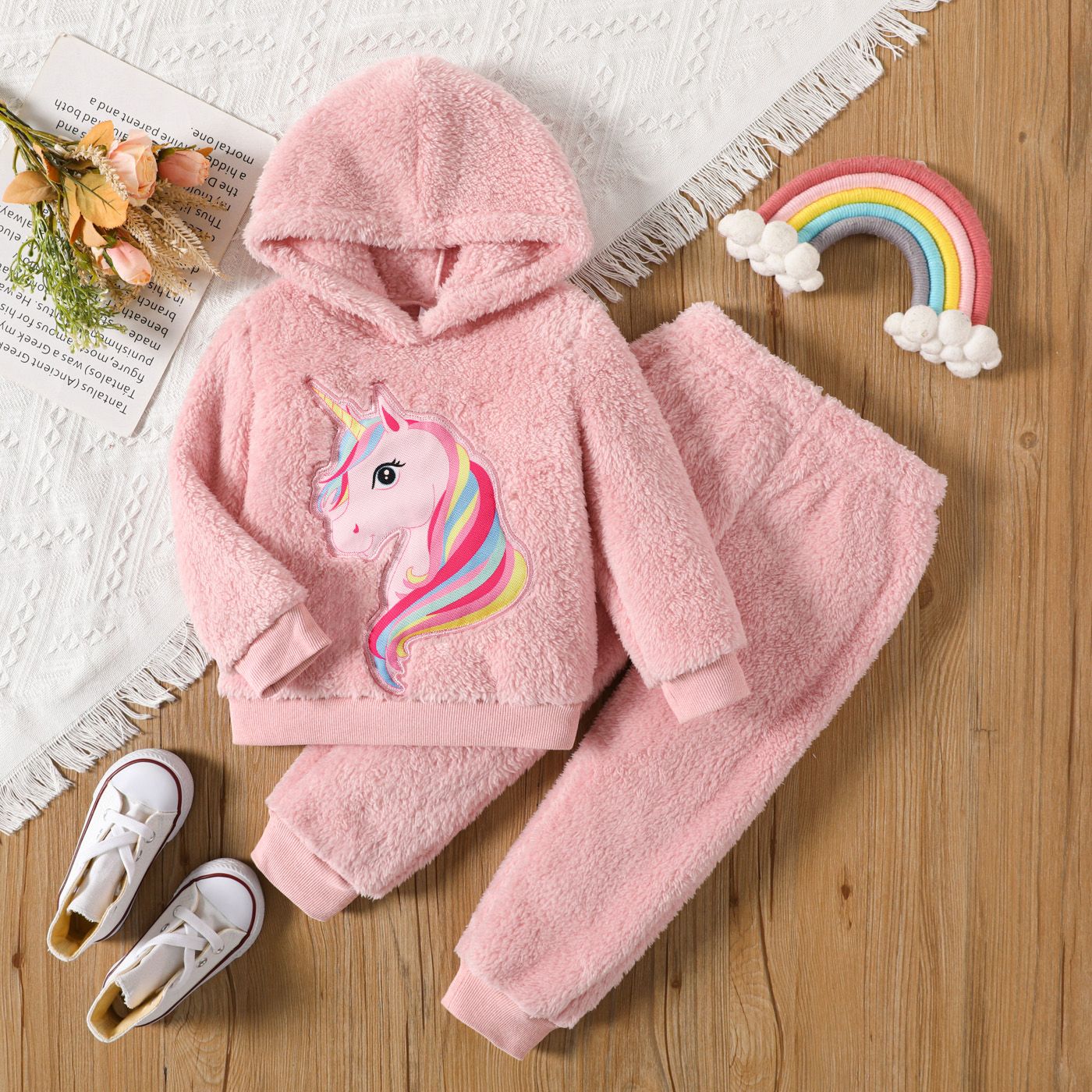 

2pcs Toddler Girl Rainbow Embroidered Fluffy Fleece Hoodie Sweatshirt and Pants Set