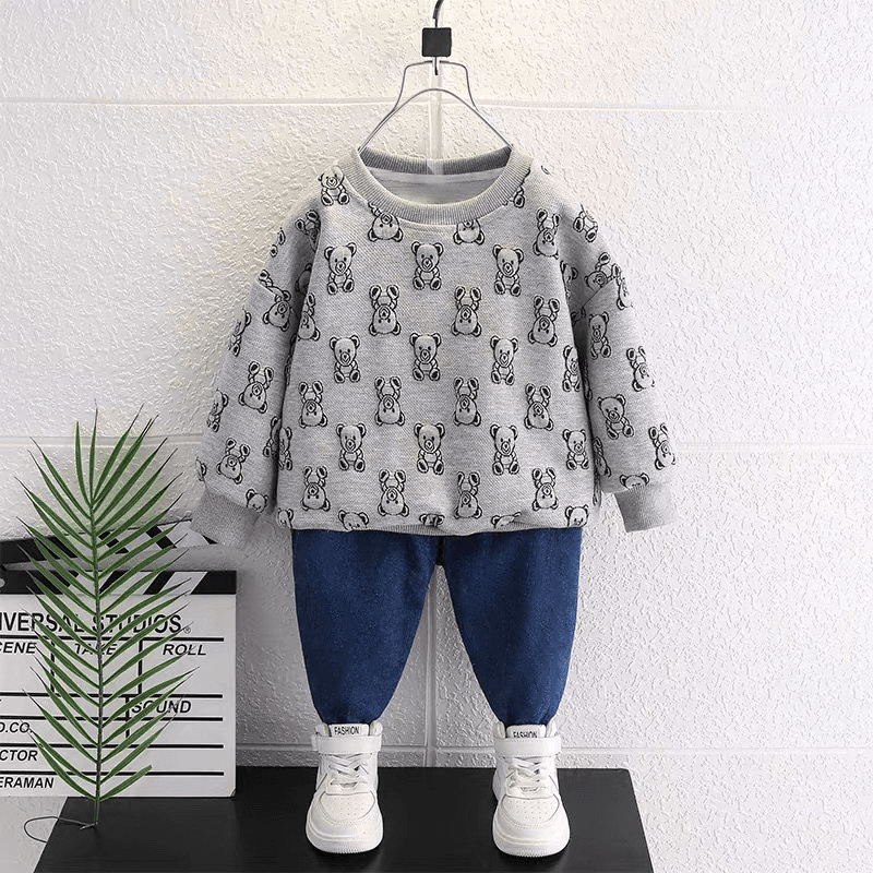 

2pcs Toddler Boy Trendy Denim Jeans and Bear Print Sweatshirt Set