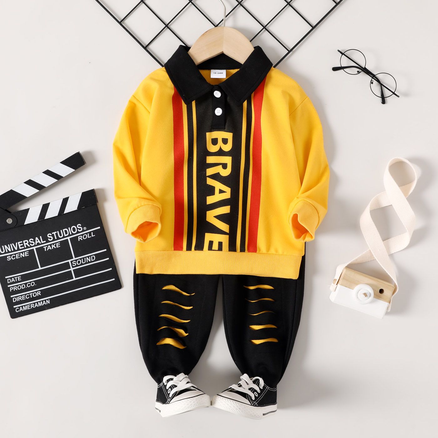 

Soccer Cup 2pcs Toddler Boy Trendy Letter Print Colorblock Polo Sweatshirt and Ripped Pants Set