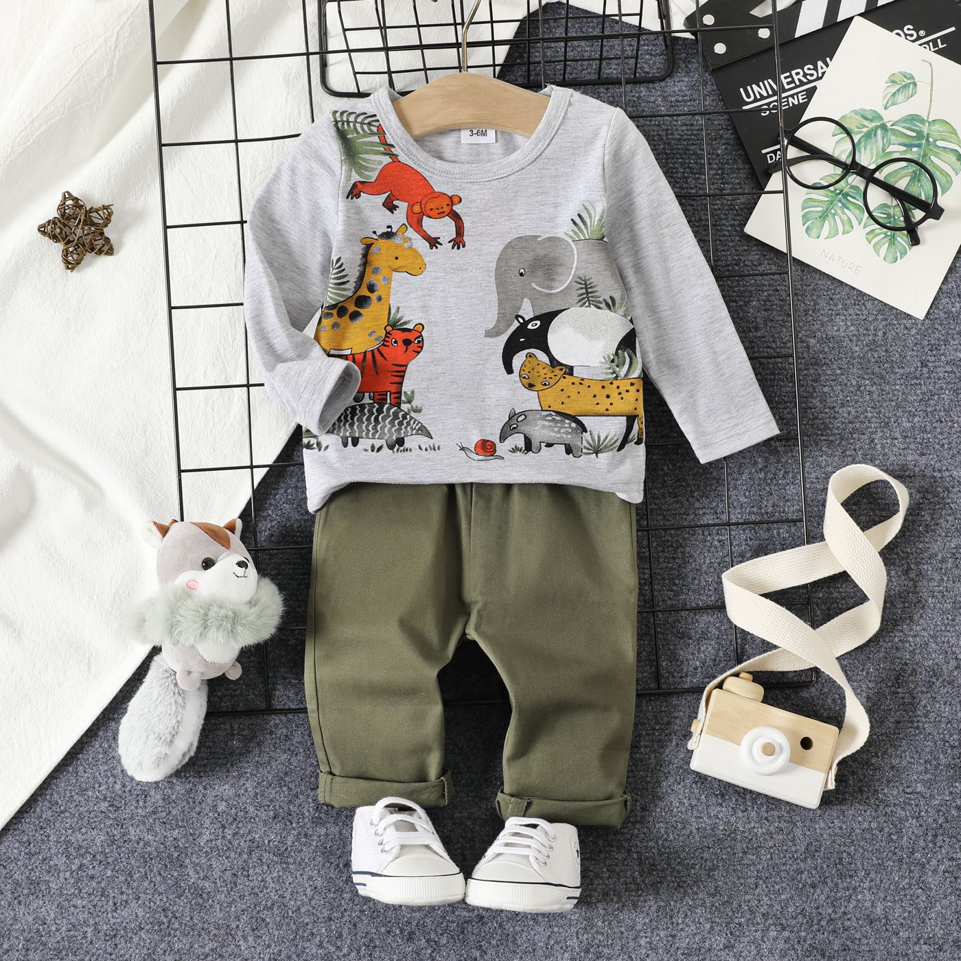 

2pcs Baby Boy 95% Cotton Solid Casual Pants and Animal Print Long-sleeve Tee Set