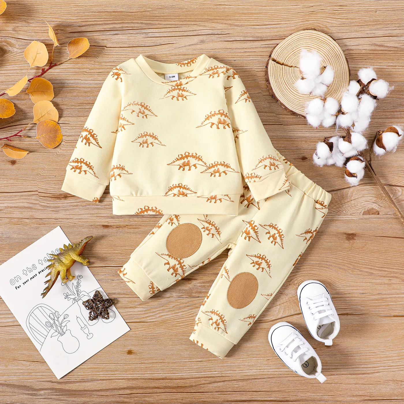 

2pcs Baby Boy/Girl Allover Dinosaur Print Apricot Long-sleeve Sweatshirt and Sweatpants Set