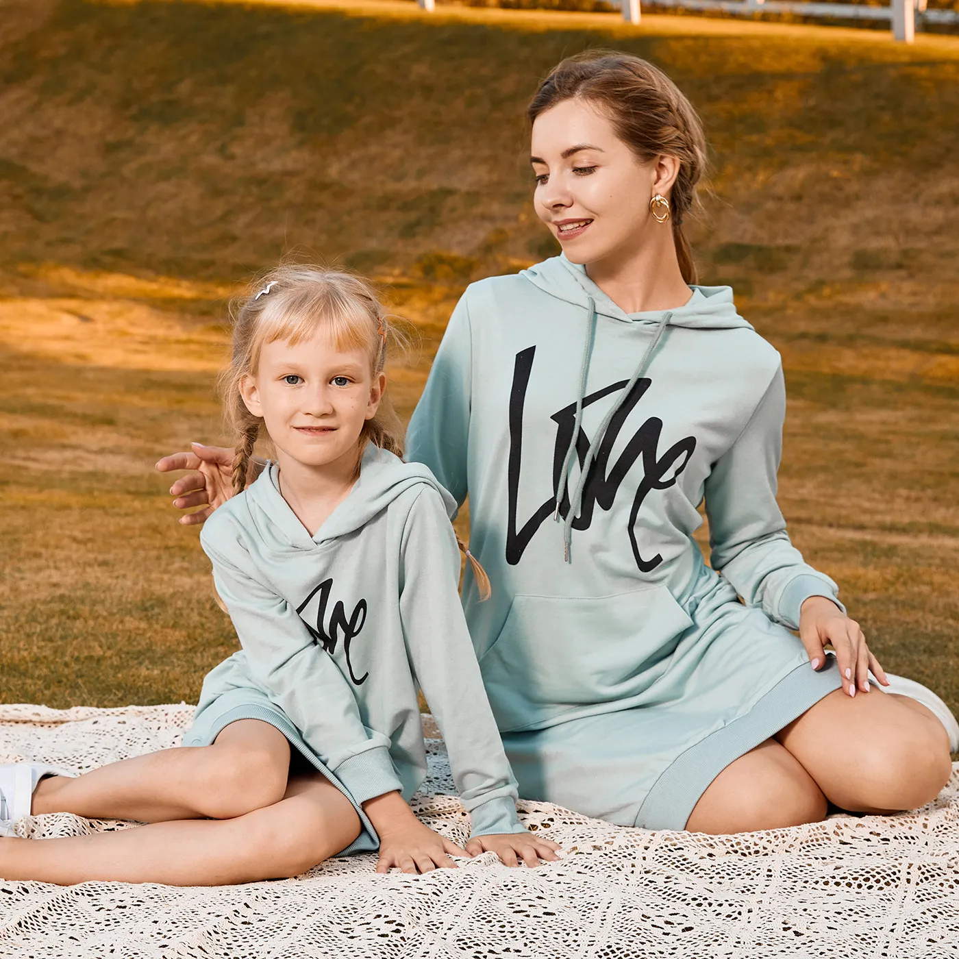 Letter Print Green Long-sleeve Drawstring Hoodie Dress for Mom and Me