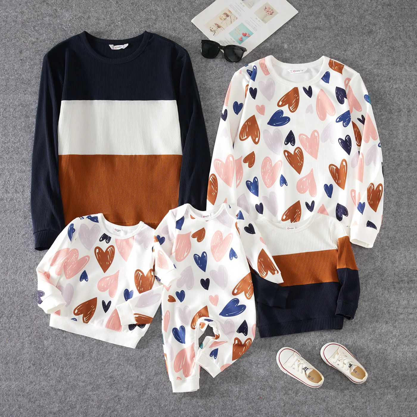 Family Matching Allover Heart Print and Colorblock Ribbed Long-sleeve Sweatshirts Color block image 2