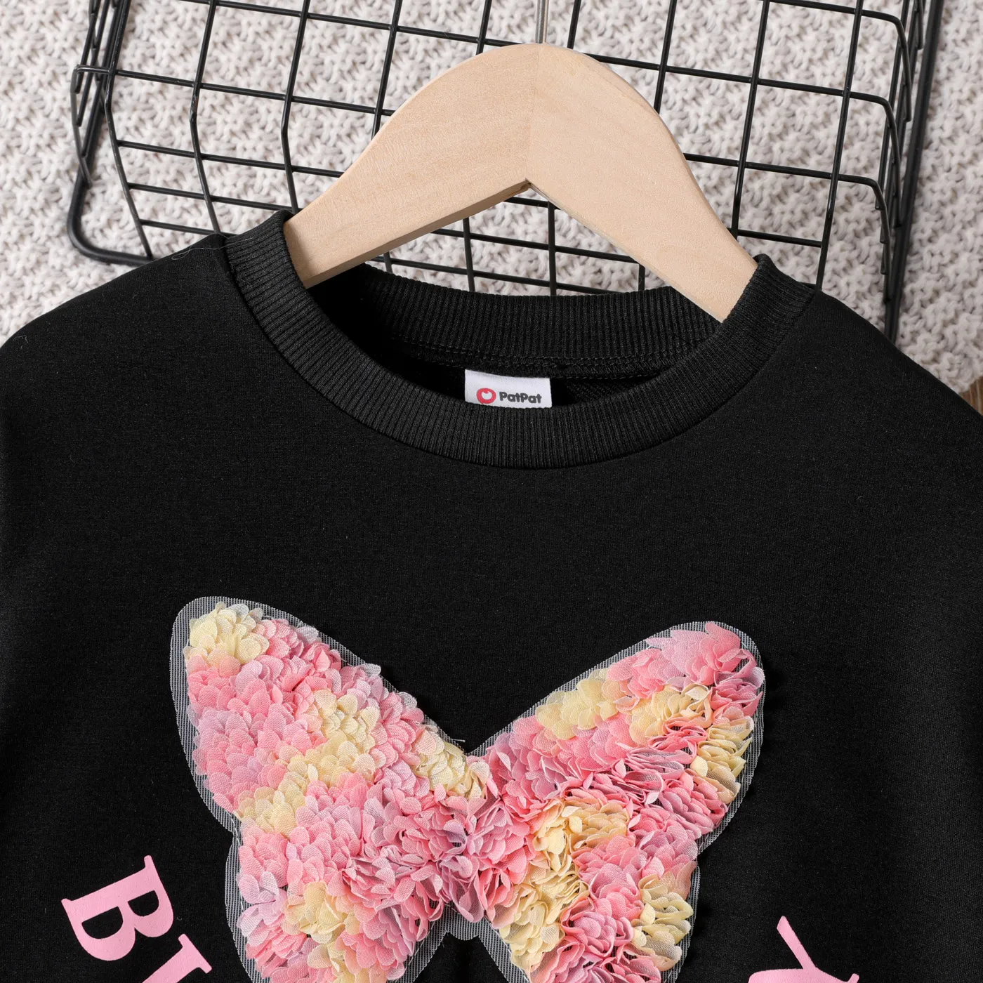 Kid Girl 3D Butterfly Design Letter Print Pullover Sweatshirt  image 4
