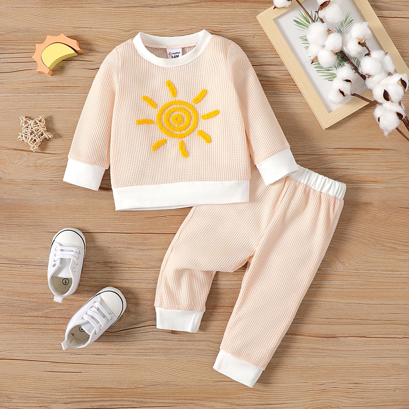 

2pcs Baby Boy/Girl Sun Embroidered Waffle Long-sleeve Set