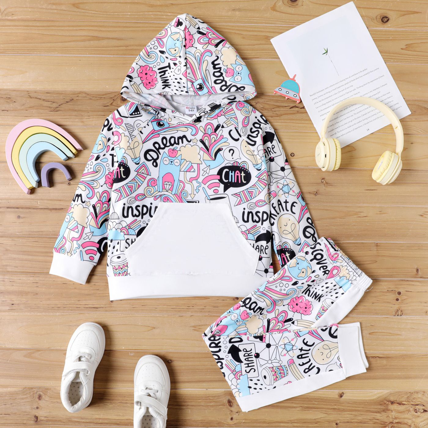 

2pcs Kid Girl Letter Allover Print Hoodie Sweatshirt and Elasticized Pants Set