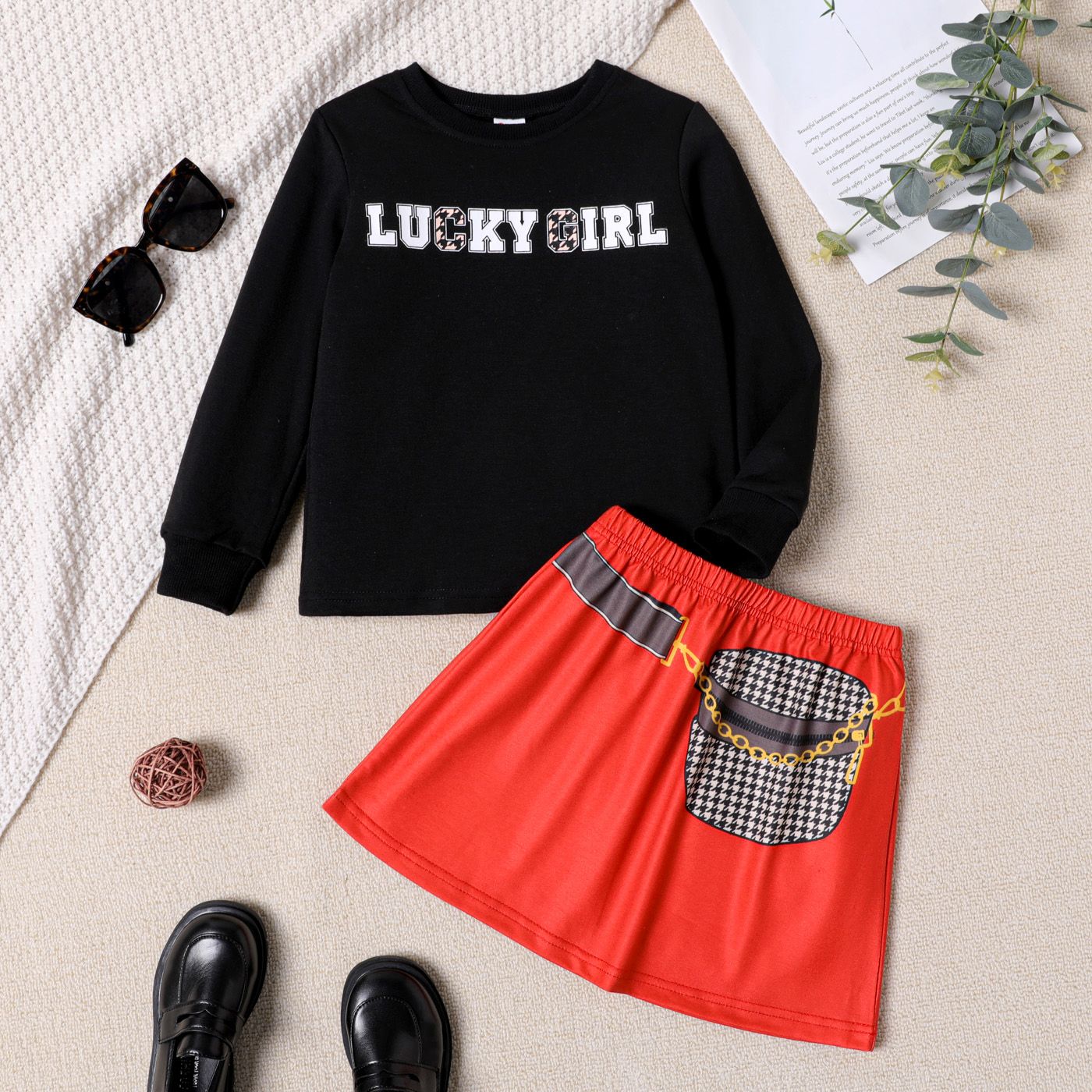 

2pcs Kid Girl Letter Print Sweatshirt and Bag Print Red Skirt Set