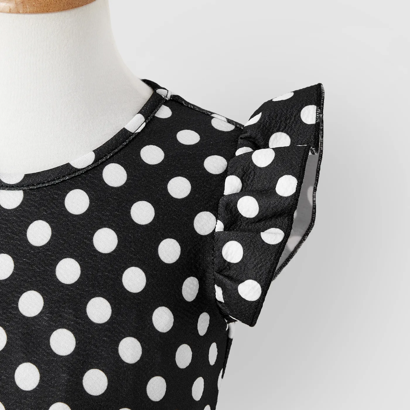 Family Matching Polka Dot Print Tie Neck Sleeveless Red Spliced Dresses and Short-sleeve Colorblock T-shirts Sets redblack image 3