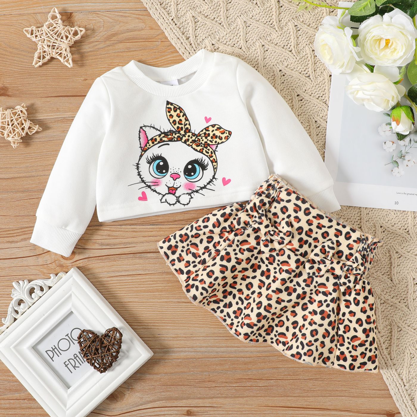 

2pcs Baby Girl Cat Graphic Long-sleeve Crop Sweatshirt & Leopard Print Skirt Set