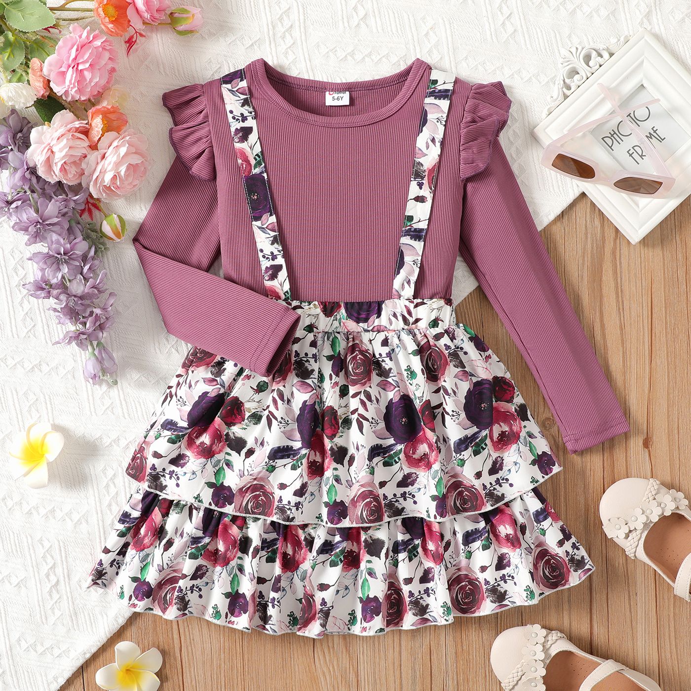 

2pcs Kid Girl Ruffled Ribbed Tee and Floral Print Suspender Skirt Set