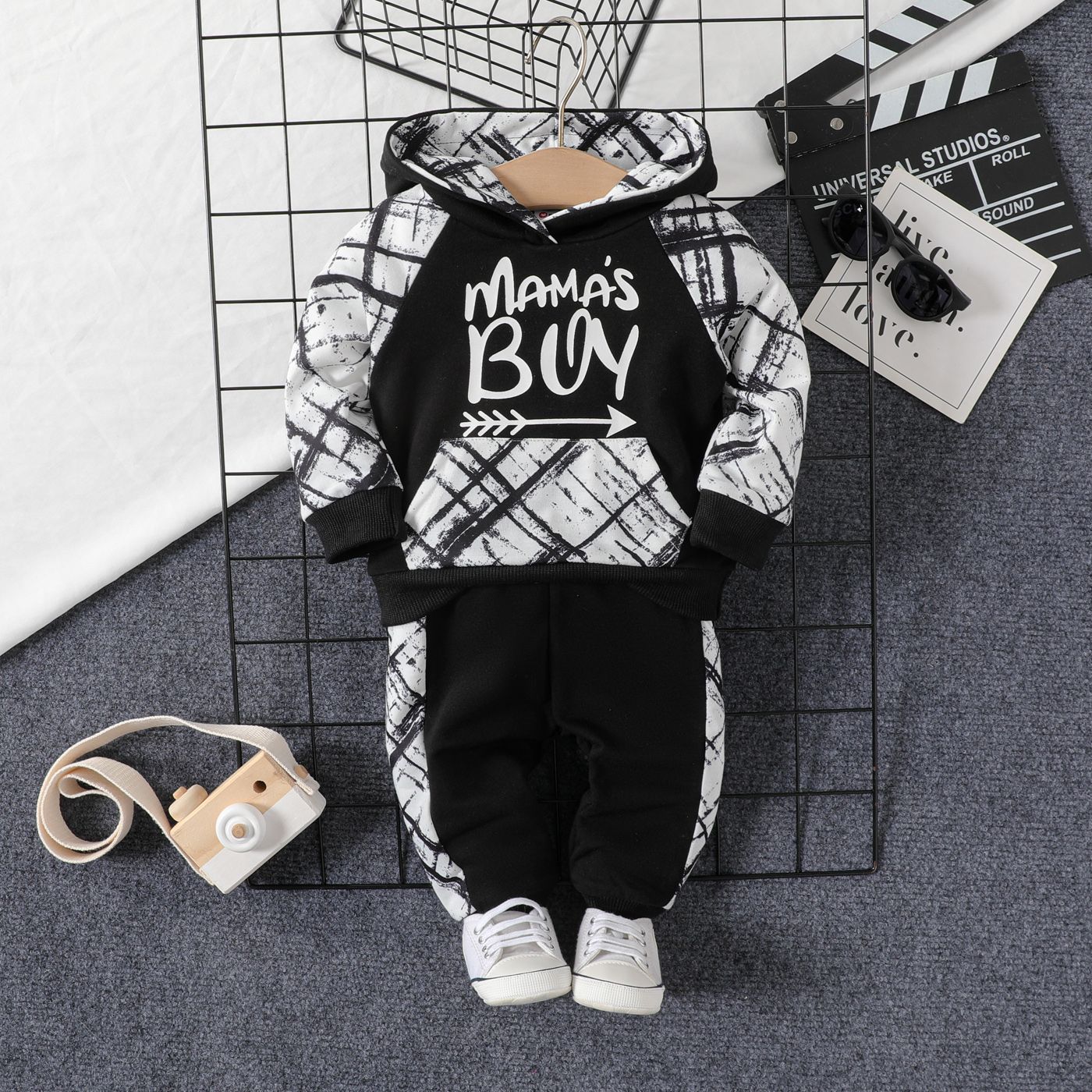 2pcs Baby Boy Letter Print Spliced Long-sleeve Hoodie and Sweatpants Set