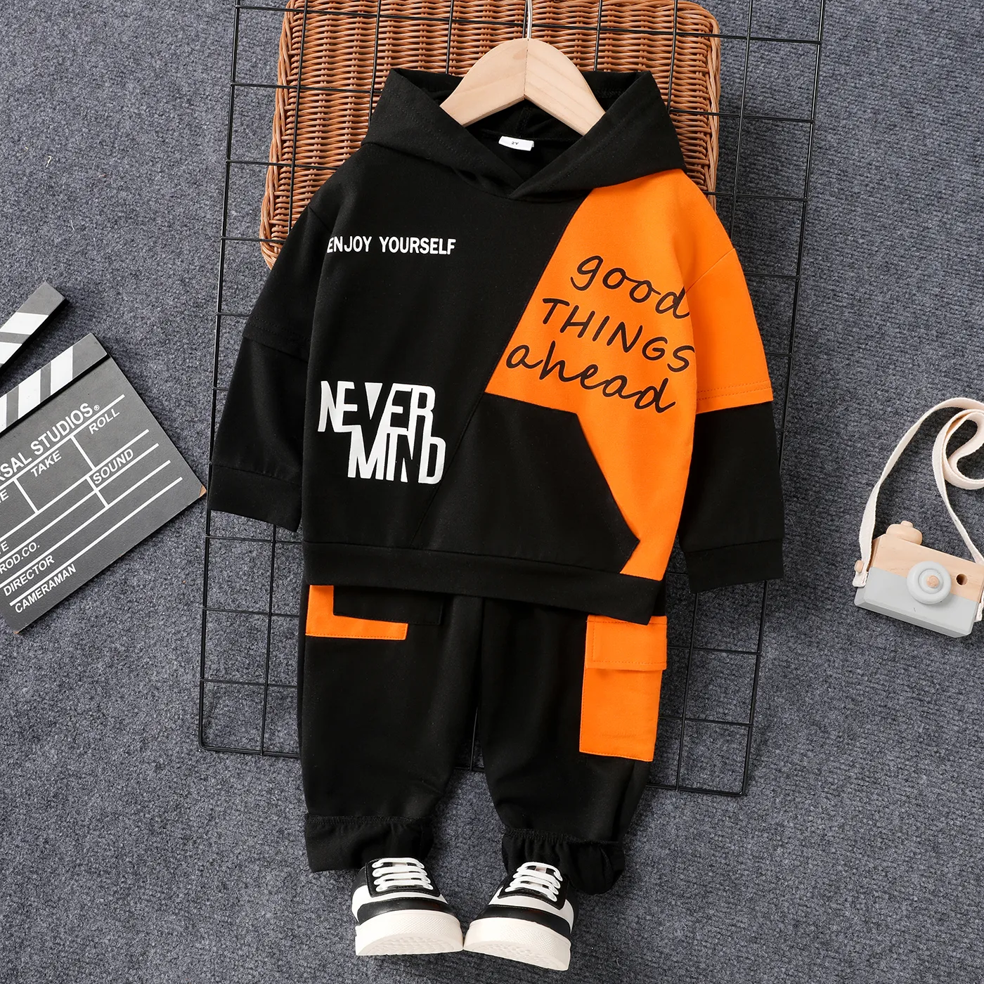 2pcs Toddler Boy Trendy Colorblock Letter Print Hoodie Sweatshirt and Pants Set