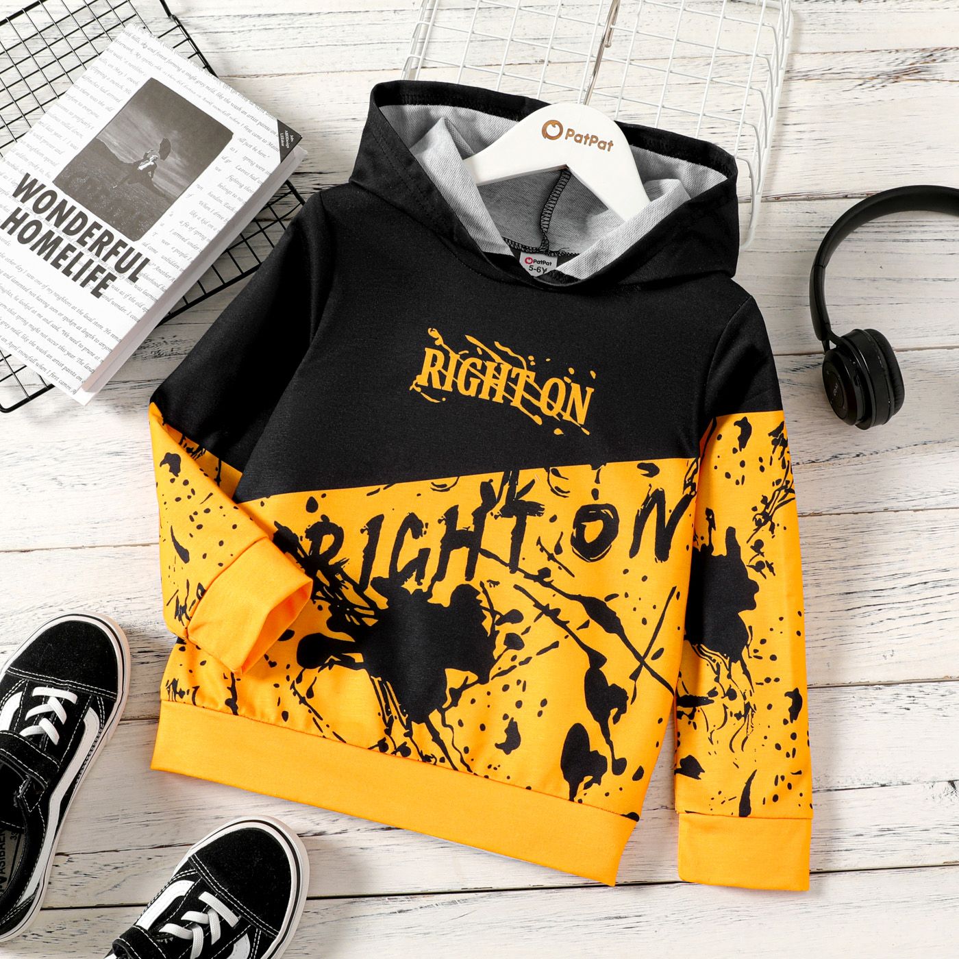 

Kid Boy Letter Print Colorblock Hoodie Sweatshirt