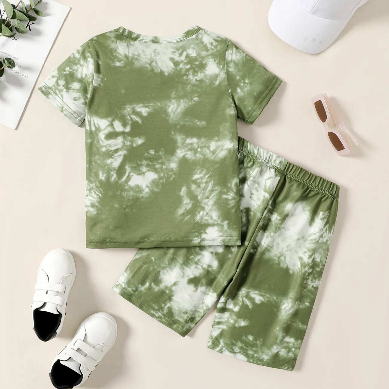 2pcs Kid Boy Tie Dyed Reflective Laser Short-sleeve Tee and Elasticized Shorts Set Green big image 1