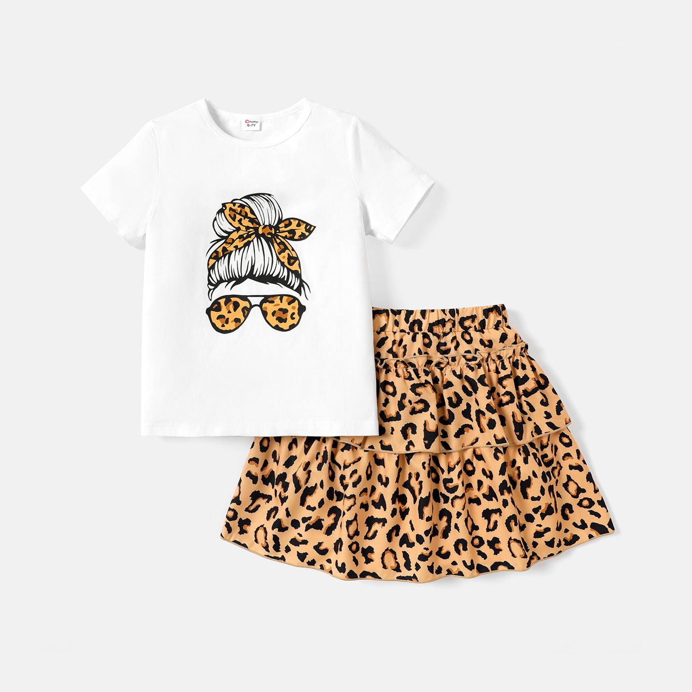 

2pcs Kid Girl Figure Print Short-sleeve Tee and Leopard Print Skirt Set