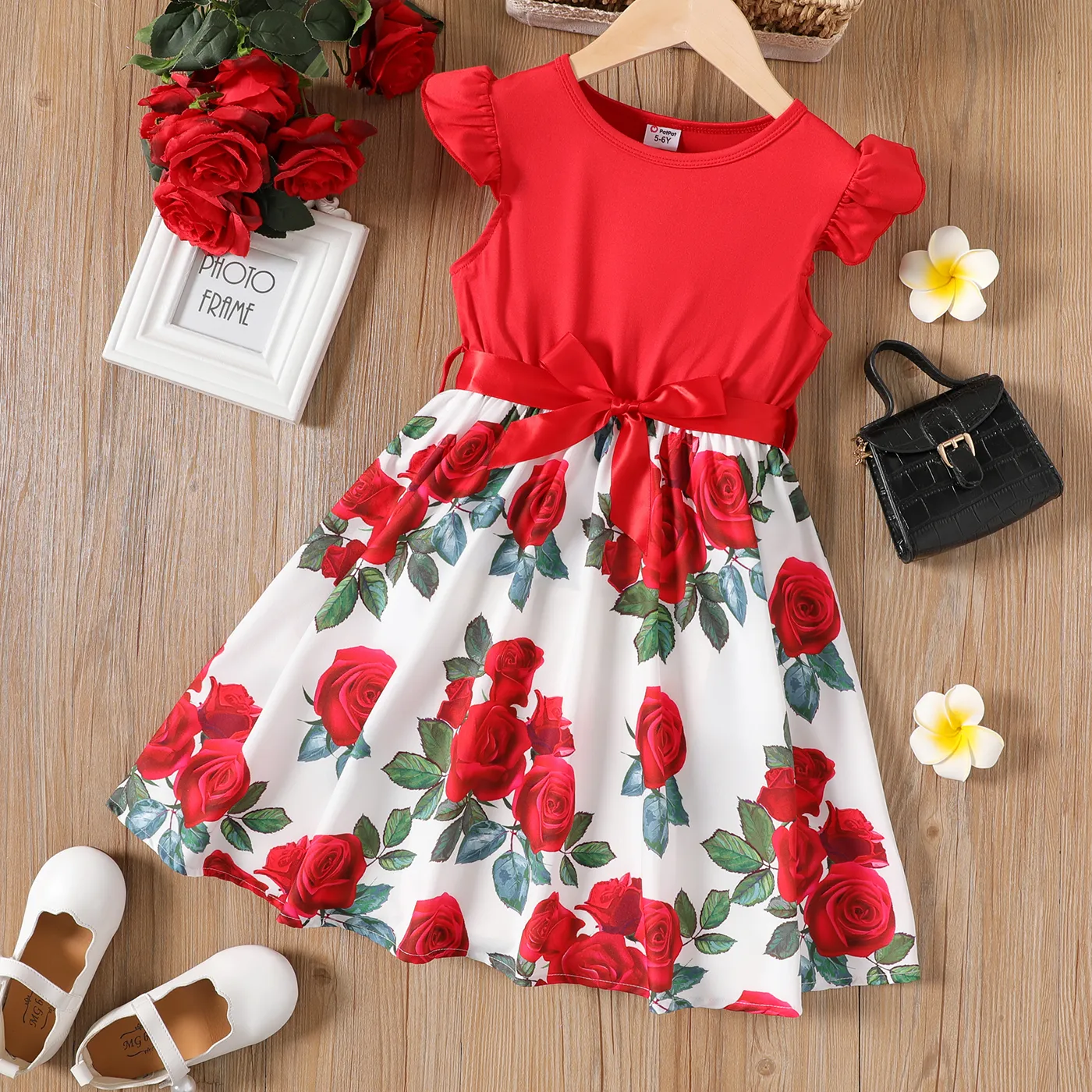 Kid Girl Floral Print Splice Belted Flutter-sleeve Dress/ Handbag/ Bow Decor Shoes