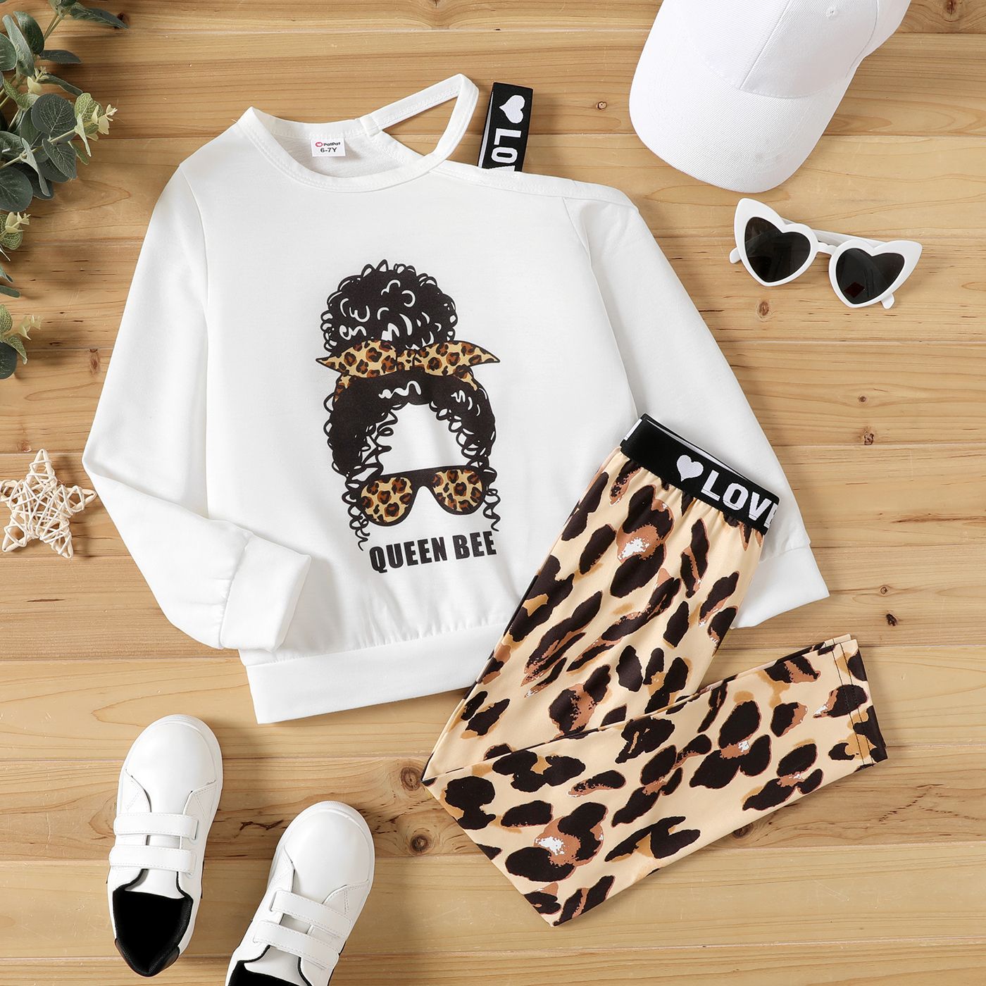 

2pcs Kid Girl Figure Print One Shoulder Sweatshirt and Webbing Design Leggings Set
