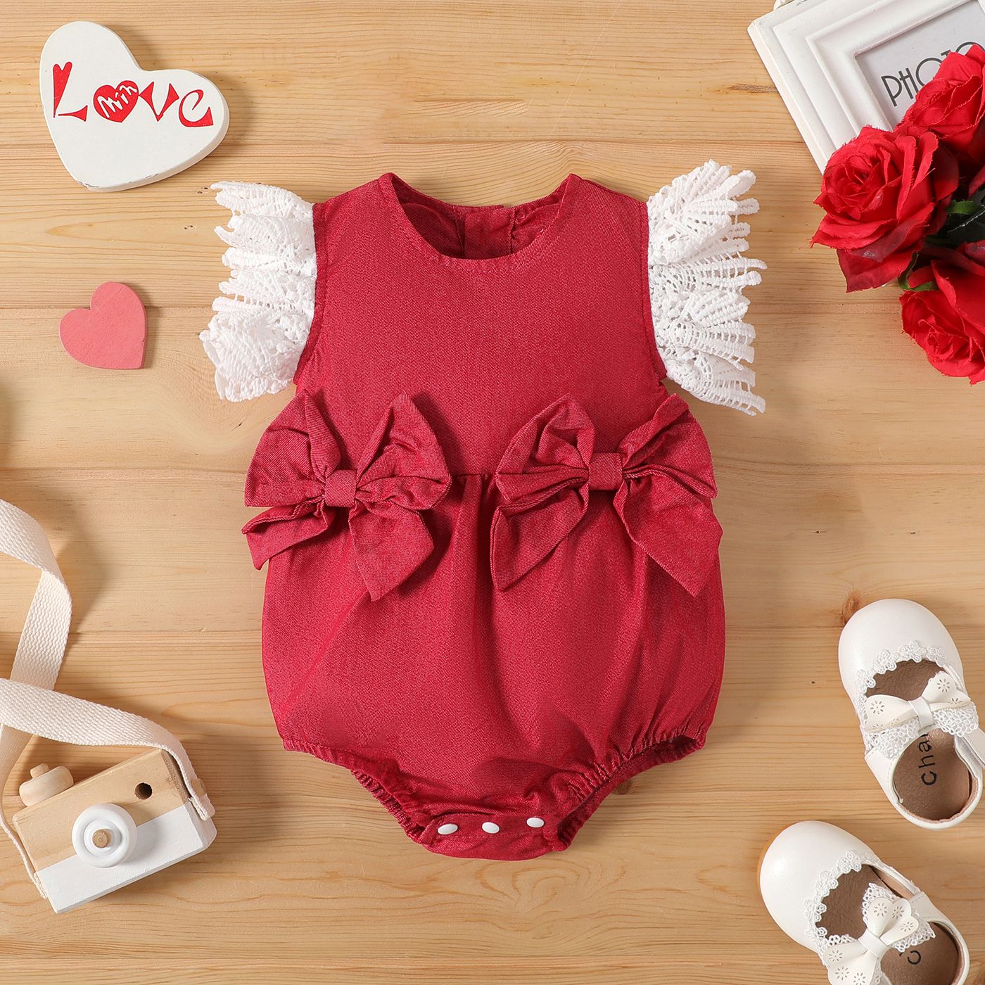 

Baby Girl Bow Front Flutter-sleeve Imitation Denim Romper