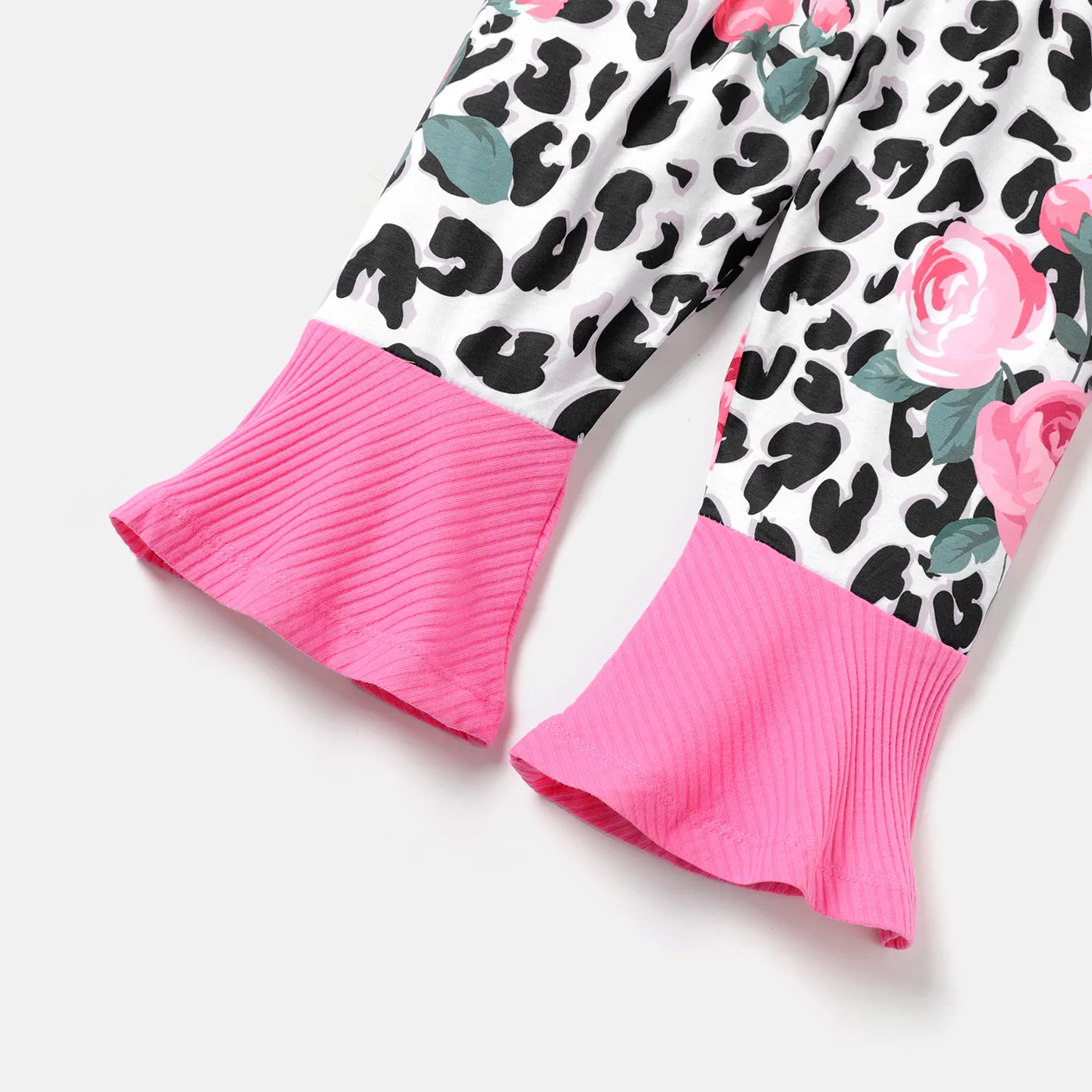 2pcs Baby Girl Long-sleeve Letter Print Cotton Ribbed Top and Leopard Print Flared Pants Set  image 4