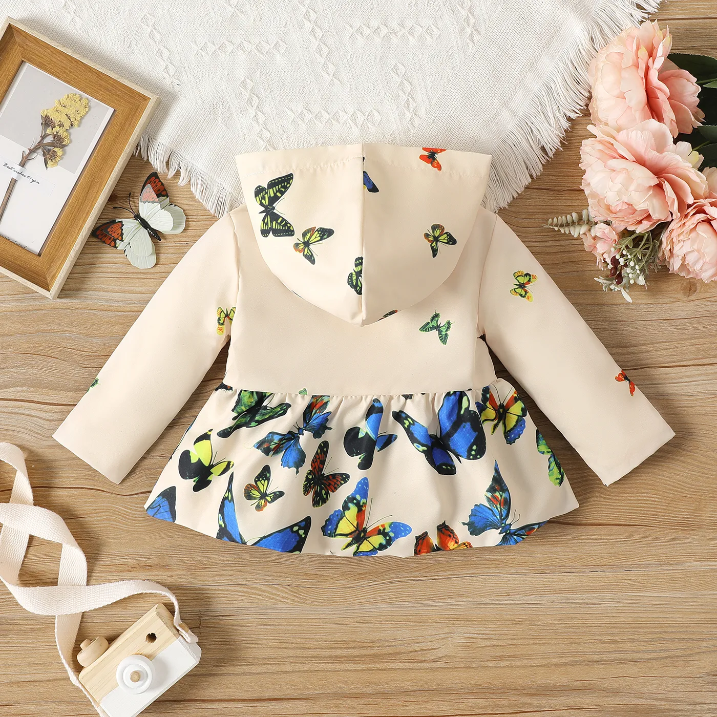 Baby Girl Allover Butterfly Print Hooded Long-sleeve Jacket  image 2