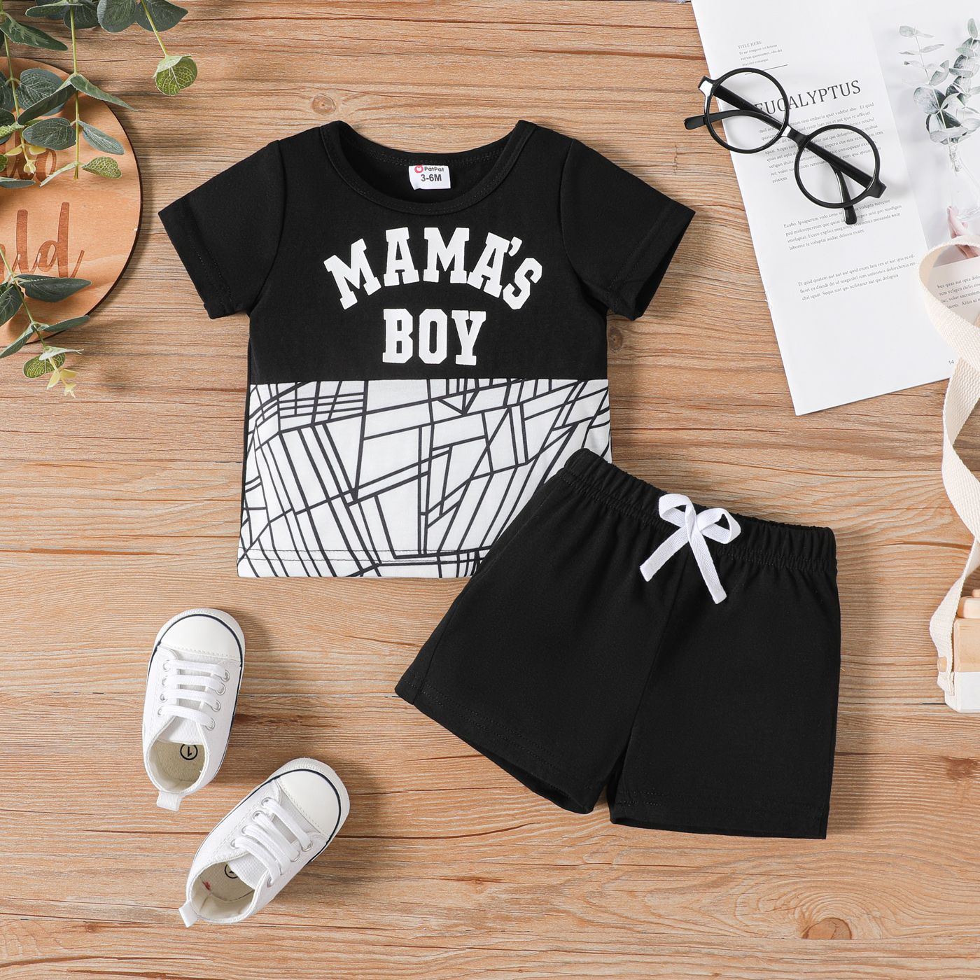 

2pcs Baby Boy Letter Graphic Spliced Geo Print Short-sleeve Tee & Shorts Set