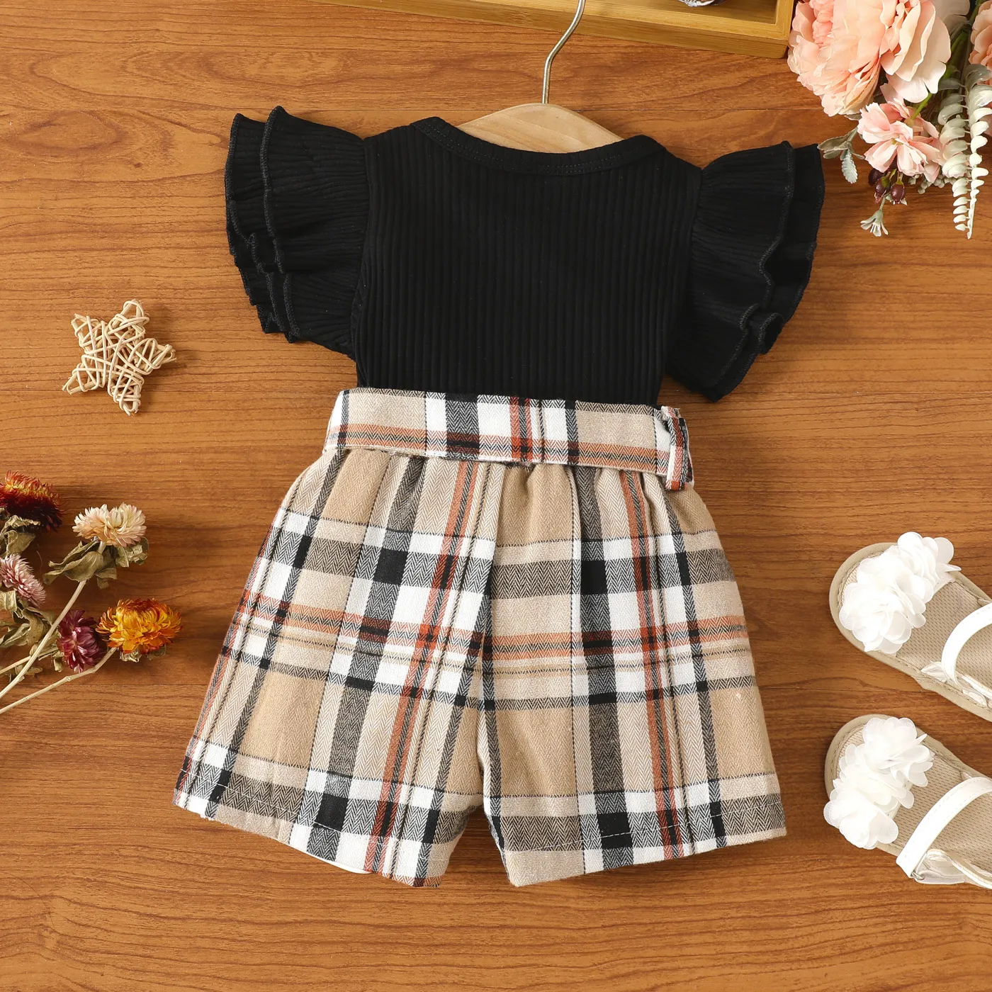 3pcs Baby Girl Solid Cotton Ribbed Flutter-sleeve Top and Plaid Shorts with Belt Set  image 2