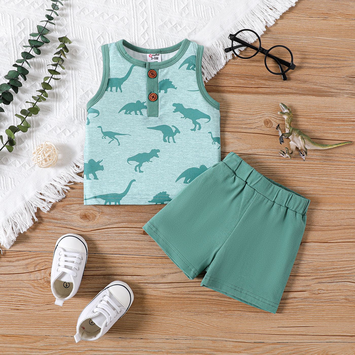 

2pcs Baby Boy Dinosaur Print Tank Top and Solid Shorts Set