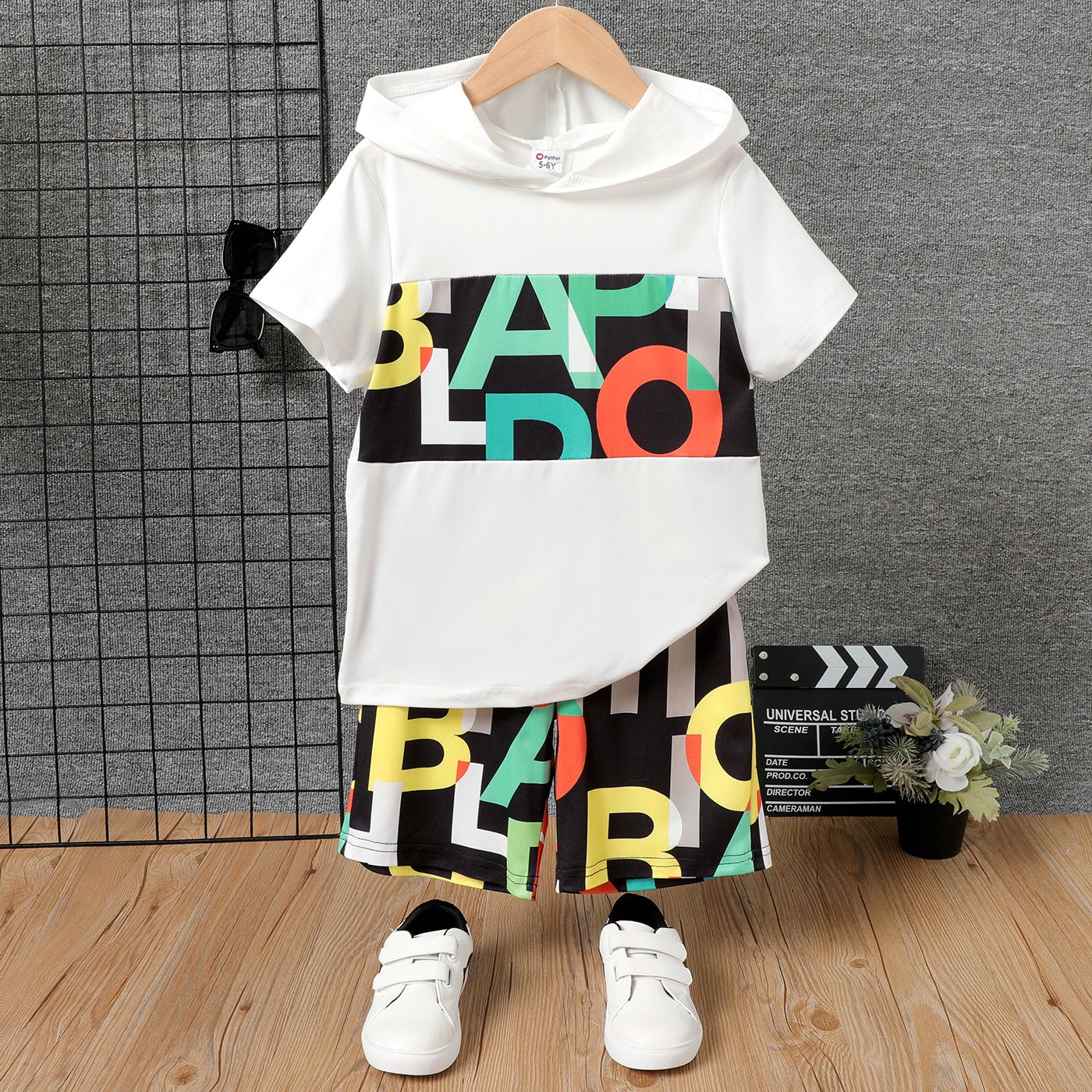 

2pcs Kid Boy Letter Print Colorblock Hooded Tee and Shorts Set